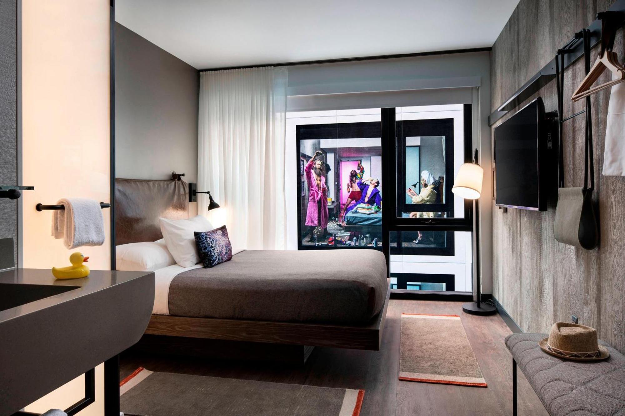 Moxy Chicago Downtown Hotel Exterior photo